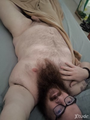 Xtudr - dani[ ]: I'm a person with a very good vibe and a well-furnished head, very optimistic and eager to know what's good, because this l...