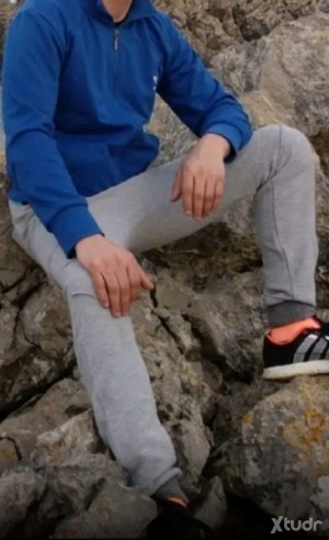 Xtudr - xsh9f3se: I'm looking for a sucking dog to get to know and be my submissive, I live alone so he could move in here and serve me ever...