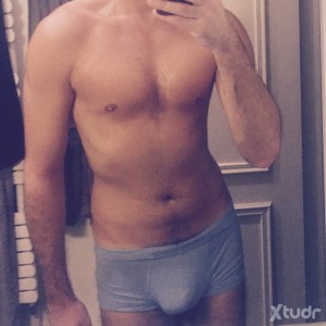 Xtudr - streetlove:  Pieds / trou / lèche / suce / piss plus si affinités à vous de voir 
