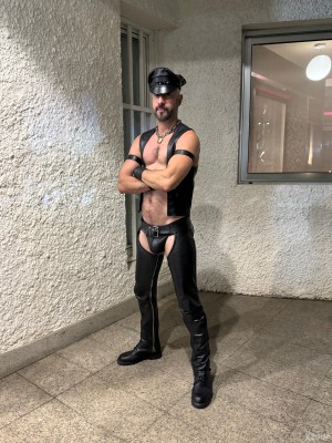 Xtudr - Leathermasterdom: I sell worn socks: ask for more info
I sell rubber mask for dominant man: ask for more info