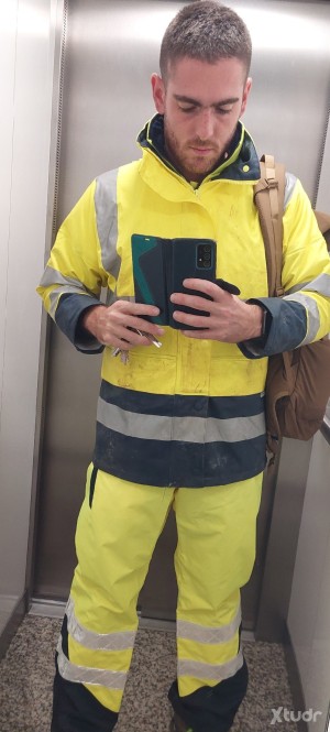 Xtudr - Alian: Submissive for female dominants to have a good time and I love to be submissive and be fucked by other guys. Guys in uniform ...