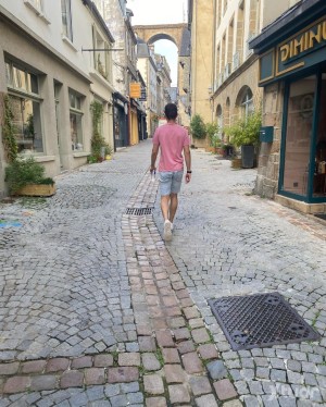 Xtudr - harrylove: I would be happy to keep in touch with you are you up to having some coffee or maybe wine with me sometimes!