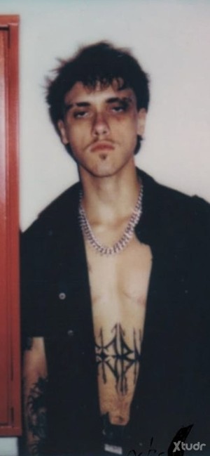 Xtudr - kaelcashmaster: I want submissives.