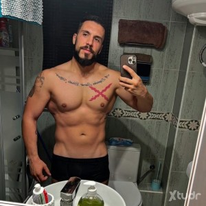 Xtudr - Cigarsmiguel: Severe dominant man looking to expand my list of submissives and share them alone or in an orgy with a theme.