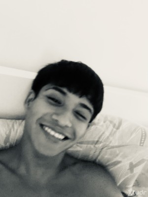 Xtudr - nicolassss: BUSCO AYUDA ECONÓMICA TENGO 18 años BUSCO SUGGAR SI O SI QUE PUEDA SOLO INTERESADOSSSSS MANDO FOTOS AL PRIVADO 