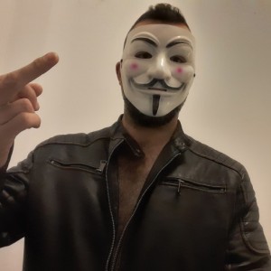 Xtudr - SpanishMacho: ¿Qué pasa? ¿Vas cachonda, eh perra? ¿Quieres venir a fregar mi casa en bolas, que te patee los huevos, me mee en tu je...