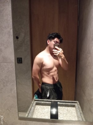 Xtudr - Spalo: I'm looking for someone to dominate me.