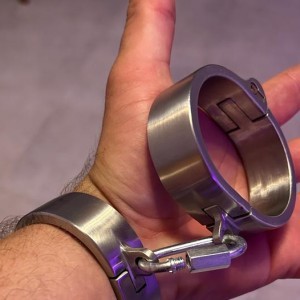 Xtudr - dani85es: Looking to meet a dominant for BDSM practices, immobilization with handcuffs, ropes, duct tape, or anything else that serv...