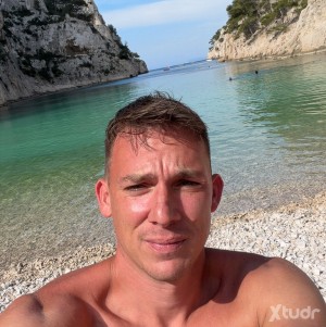 Xtudr - cbonlou: want to be at the feet of master