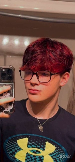 Xtudr - Juliannnn: Hi I’m new and looking for some fun 😜