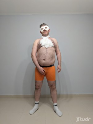 Xtudr - faraox: I'm looking for buddies for fisting and toys sessions.