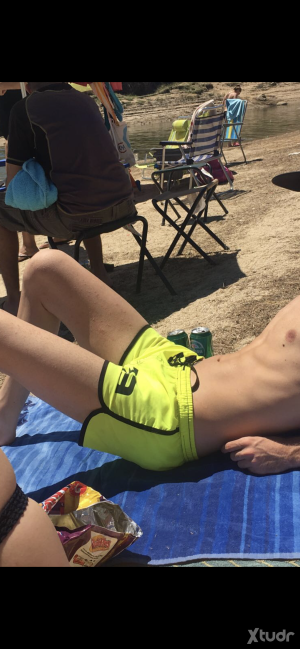 Xtudr - Mkiz: Buscando amo joven delgado 