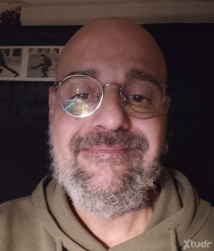 Xtudr - elguro: Looking for a dominant man to have fun with me.