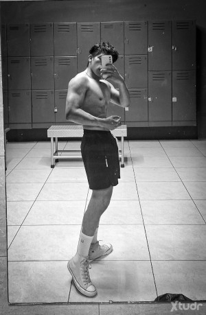 Xtudr - Osky: Hello, I'm new to this, train me and I'll please you.