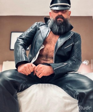 Xtudr - Supremelordsir: Hello there  , This experience and certify leather lord master/Dom seeks for an obedient and dedicated faggot Slave/...