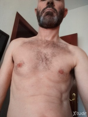 Xtudr - Sub77: Soy un tío sumiso que busca ser manejado y usado por amo macho.
Le obedeceré y complaceré y pondré mi boca, garganta y culo a...
