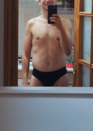 Xtudr - esclavopiesmadrid: My goal is to find a superior male who needs a footlicker in property. Lick, smell, massage, nails, hardness, foo...