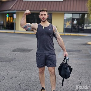 Xtudr - alex999: Realmente busco una relación alguien amoroso y sencillo

