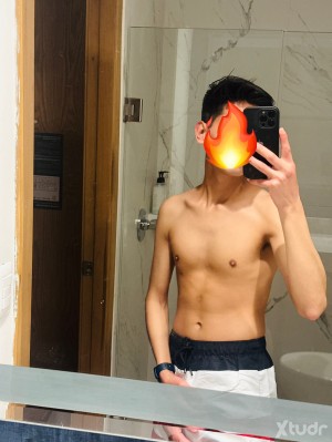 Xtudr - Adriangp: Me gusta el gutpunch, belly trampling y todo lo relacionado con los golpes al estómago. Igual puedo ser flexible en otro t...