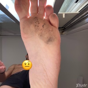 Xtudr - AlexYdani: Dos Amos Heteros Viviendo solos en busca de esclavos sumisos generosos…NOSEX