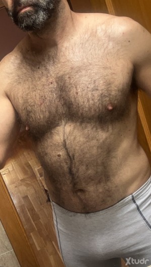 Xtudr - sukan: I'm looking for a dominant man.