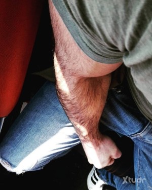 Xtudr - sebusca: I'm your king, I'm looking for a servant, someone selfless, simple, submissive, and obedient.
My thing is not just sexual, ...