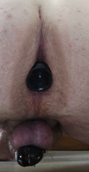 Xtudr - esclavoita: I'm a submissive, I like sucking, being fucked, pissed on, spanked, and cbt. I like above all humiliation.