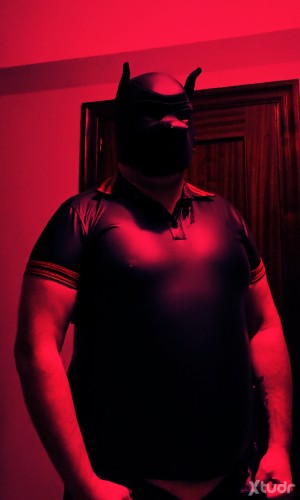 Xtudr - Culogrande: Busco amo dominante que le guste follar zorritas. Soy muy complaciente y me encanta dar placer.
