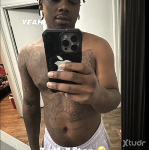 Xtudr - BigPop: Add me on Snapchat at Papithep