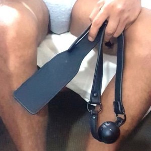 Xtudr - PlaySado: YO= Tranquilo, casero, ingeniero, cocinero empírico, vida st8.
Qué hago: Tocar / masajear antes y después de cada sesión, ...