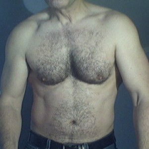 Xtudr - amomuscmadrid: Muscular uncle, perverted, handsome, filthy and very male. I like giving orders and having an obedient guy working fo...
