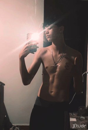 Xtudr - Jhon_: Hello I'm Jhonathan private age, I like having hot chats and meeting people to fuck. A pleasure to everyone.