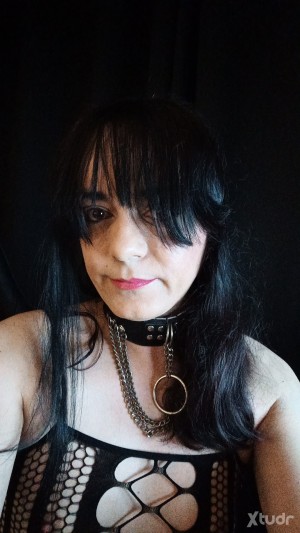Xtudr - LunaTrans: Soy una chica trans sumisa y me gusta que me sometan entre muchos hombres y que me azoten y me hagan fisting ☺️