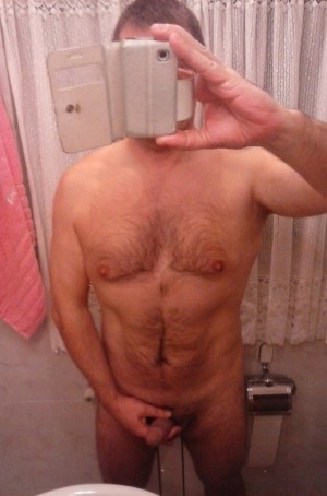 Xtudr - Yasser: Busco un sumiso dispuesto a  que le trabaje el culo con dildos y las manos, despacio, con calma, hasta llegar a un fist, o c...