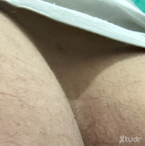 Xtudr - amo-domestico: I want to be the bitch in a bukkake, I would love to swallow the cum of everyone, with a spot available in the mornin...