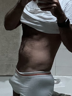 Xtudr - Fit_bottom: Pasivo tragon para sesiones largas y sin prisas, besos, morreos, sensualidad, meadas, tríos, verbal, role play, sobacos ...
