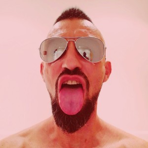 Xtudr - kinkyguy: Looking for uncles to connect, explore, and find a good vibe to practice BDSM in trust. Looking to experience a Dominant/s...
