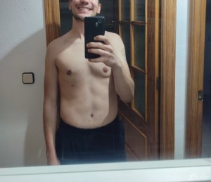 Xtudr - esclavopiesmadrid: Sumiso doméstico y lamepies. Mejorando poco a poco.