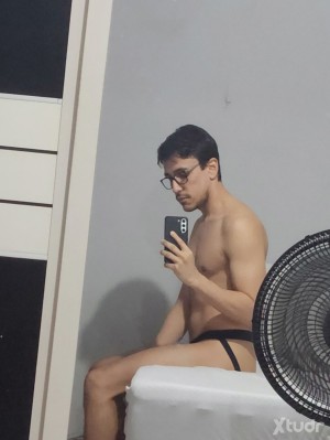 Xtudr - Meist: Just a sub boy looking for a kind master