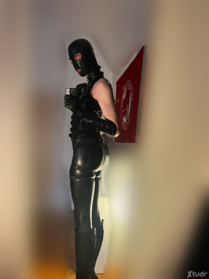 Xtudr - FetshLeathrBarbie: Leather loving fetish toy (;