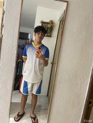 Xtudr - Alex_89: Me gustaría un faje soy un chico joven 