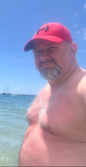 Xtudr - samuel30: I'm dark-haired with short hair, I like chubby guys. 182, 113, 45 years old