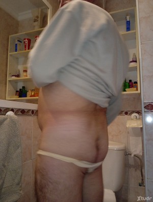 Xtudr - Culosexy1960: I consider myself a bisexual guy with a good penis and a good ass....I love wearing sexy women's lingerie, such as pan...