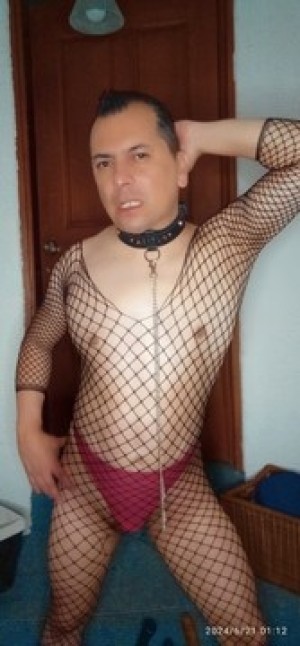 Xtudr - soyputagaydehombres: I'm a leggy, buttless, brown-eyed, short brown-haired guy, I like being a passive slut in lingerie, clothespins...