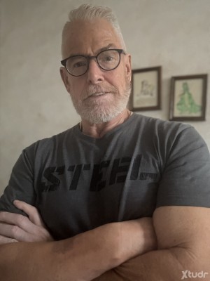 Xtudr - Mclawless1aol: I like to be fit and same for others, muscular types .Be yourself   All types of fun from  leather to vanilla.