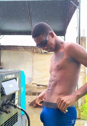 Xtudr - KALEe: Hello, I'm Kale. I'm a serious mal boy, 22 years old here to meet people. I'm new to this and the rest