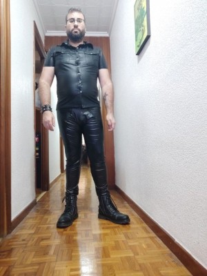 Xtudr - Carso: Normal guy with his concerns and eager to learn, don't bother contacting me if there's no face photo.