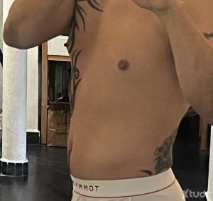 Xtudr - masoquistasumiso: Mis límites son no sangre, scat, marcas permanentes, cbt, fisting.  Me va intenso. No necesariamente sexo