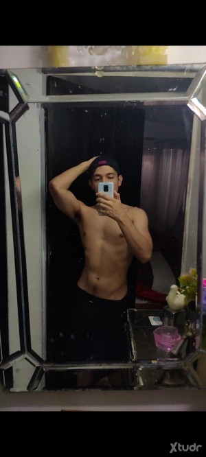 Xtudr - Penywise1: Soy amocash, busco cerdo maduro para que sea mi esclavo, que bese y masajeé los pies , me pague las cuentas 💸, y me pueda...