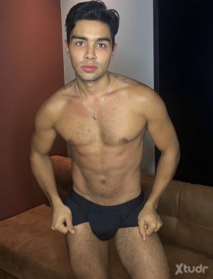 Xtudr - alejandroXL: Dominant 9 inches 
TWITTER : @_alejo2509